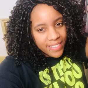 Meet your Posher, Kenisha